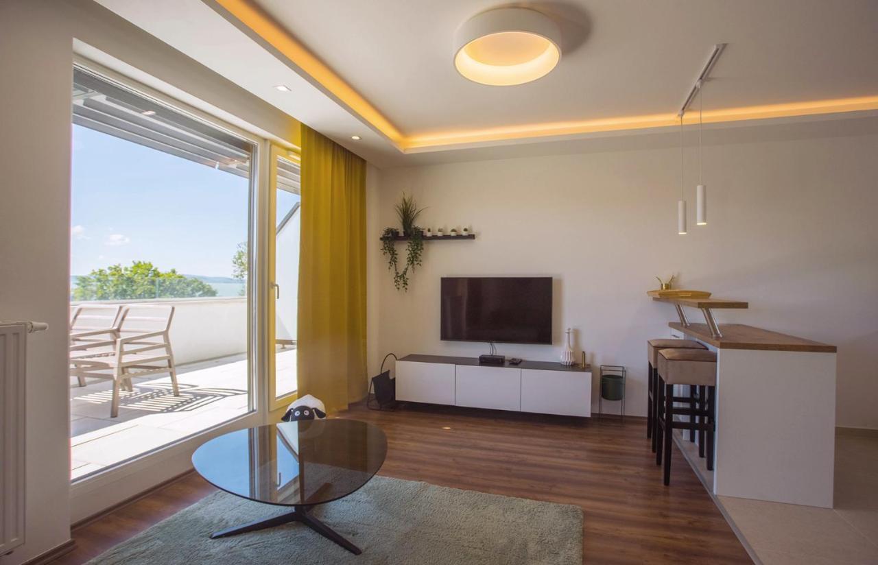Sunset Resort - Lakeside Boutique Apartments Fonyód Rum bild